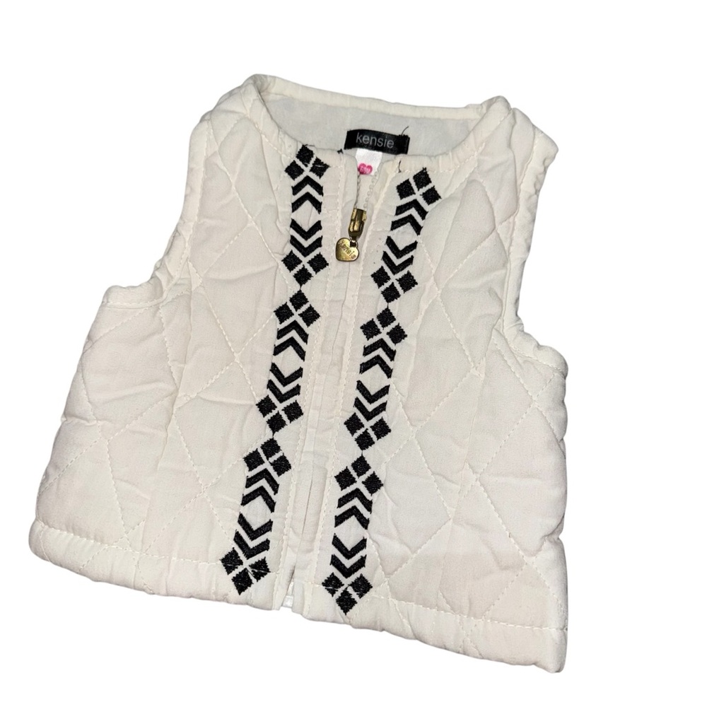 🎀3/$23🎀 Kenzie Black and White Geometric Vest